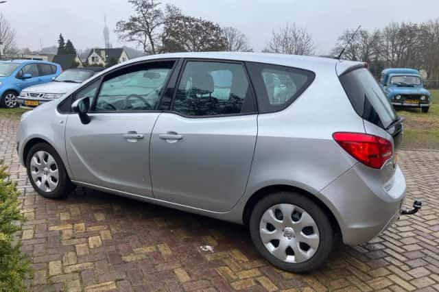 Opel Meriva (2012) thumbnail 3