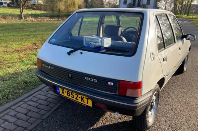 Peugeot 205 (1993) thumbnail 5