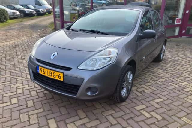 Renault Clio (2010) thumbnail 1