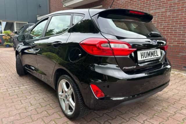 Ford Fiesta (2018) thumbnail 2