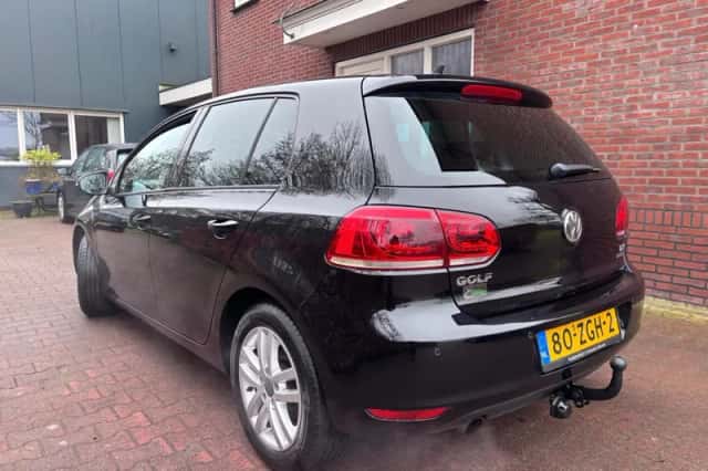 Volkswagen Golf (2012) thumbnail 2