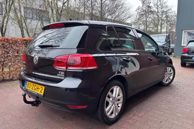 Volkswagen Golf (2012) thumbnail 3