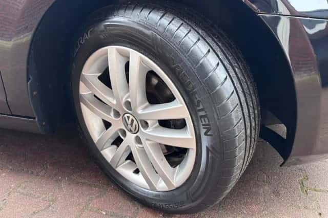 Volkswagen Golf (2012) thumbnail 5
