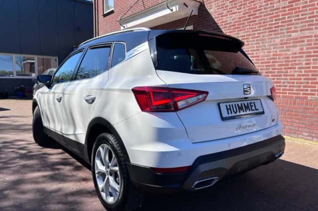 SEAT Arona (2022) thumbnail 2