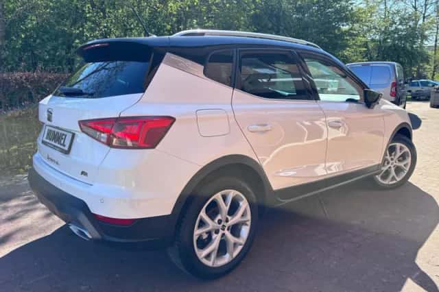 SEAT Arona (2022) thumbnail 3