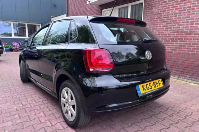 Volkswagen Polo (2010) thumbnail 2