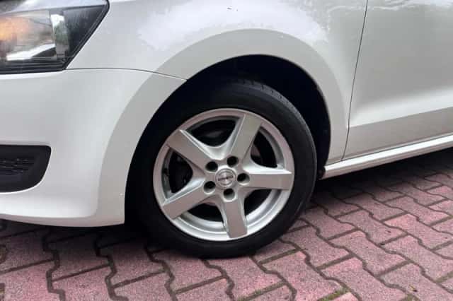 Volkswagen Polo (2014) thumbnail 5