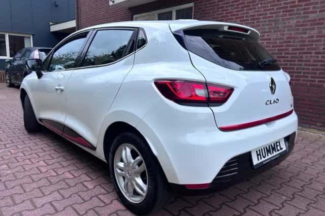 Renault Clio (2015) thumbnail 2