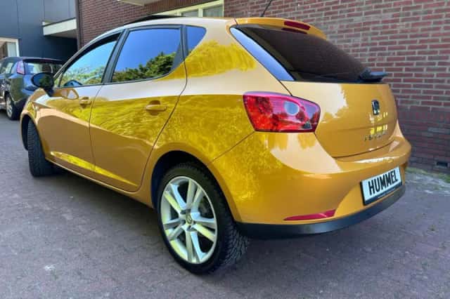 SEAT Ibiza (2011) thumbnail 2