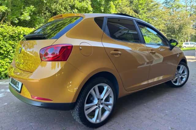 SEAT Ibiza (2011) thumbnail 3