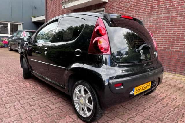 Peugeot 107 (2012) thumbnail 2
