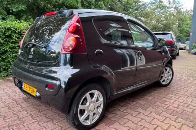 Peugeot 107 (2012) thumbnail 3