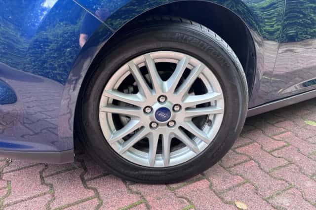 Ford Focus (2013) thumbnail 5