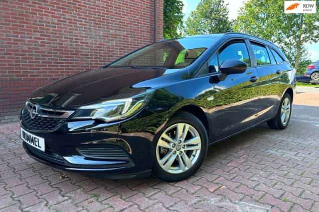 Opel Astra (2011) thumbnail 1