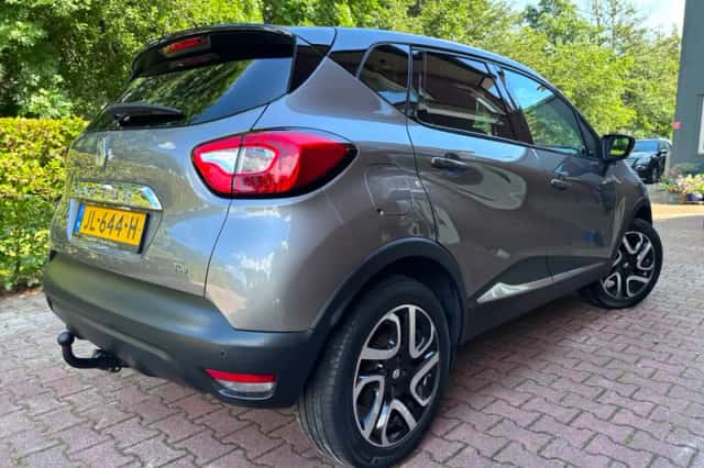Renault Captur (2016) thumbnail 3
