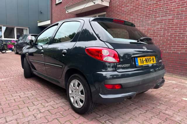 Peugeot 206 (2010) thumbnail 2