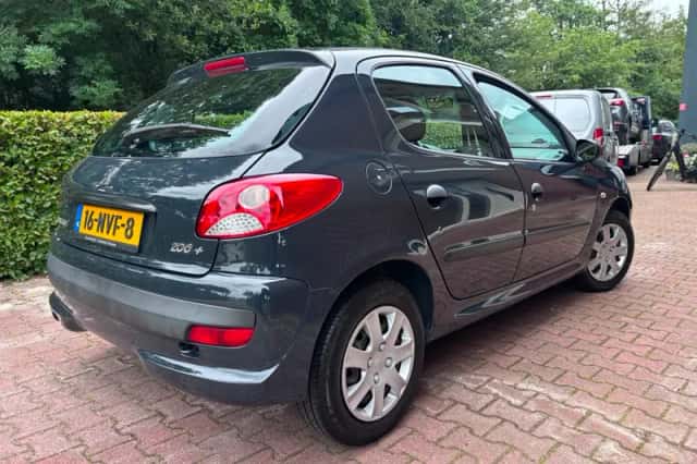 Peugeot 206 (2010) thumbnail 3