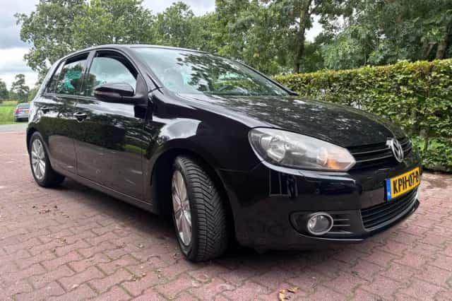 Volkswagen Golf (2011) thumbnail 4