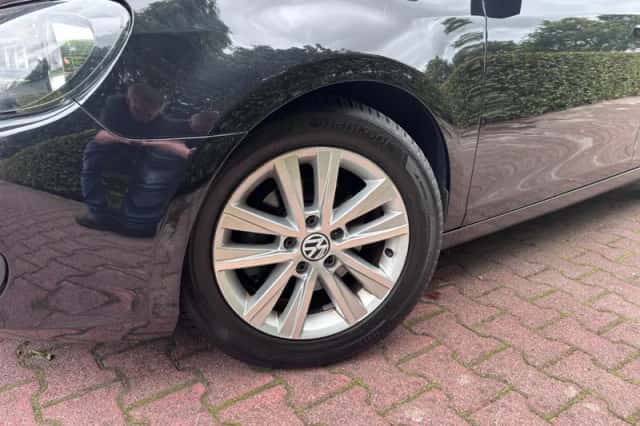 Volkswagen Golf (2011) thumbnail 5