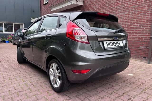 Ford Fiesta (2017) thumbnail 2