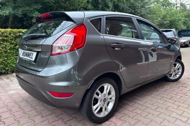 Ford Fiesta (2017) thumbnail 3