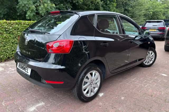 SEAT Ibiza (2015) thumbnail 3