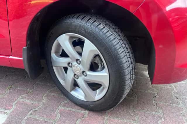 Suzuki Alto (2012) thumbnail 5