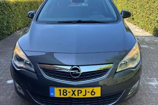 Opel Astra (2012) thumbnail 6