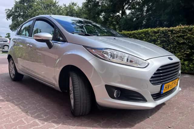 Ford Fiesta (2015) thumbnail 4