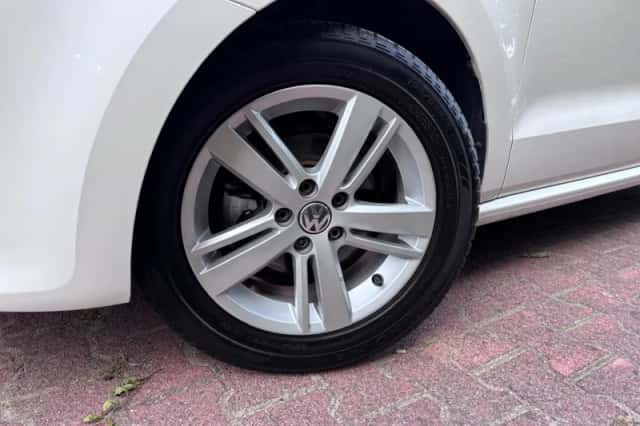 Volkswagen Polo (2012) thumbnail 5