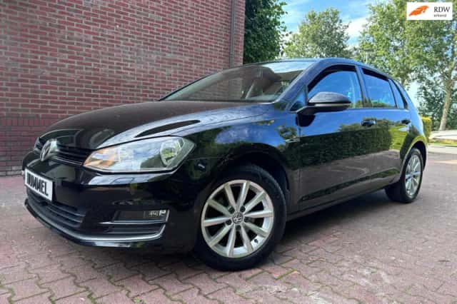 Volkswagen Golf (2015) thumbnail 1