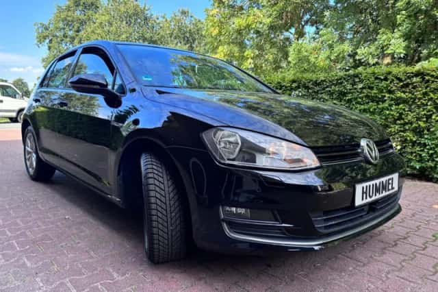 Volkswagen Golf (2015) thumbnail 4