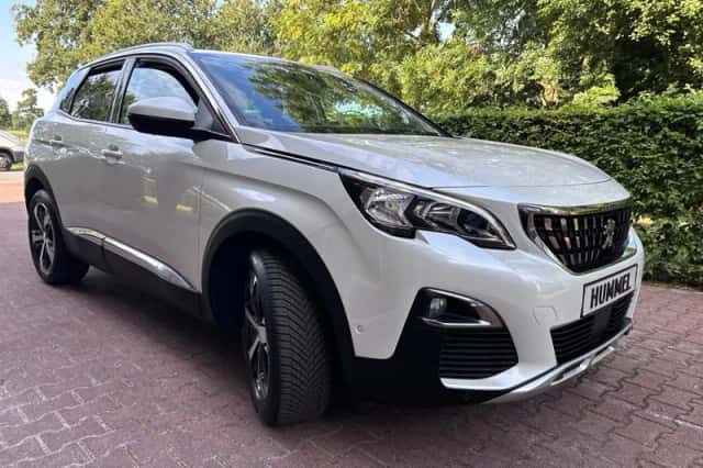 Peugeot 3008 (2017) thumbnail 4