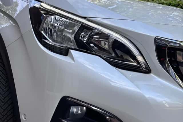 Peugeot 3008 (2017) thumbnail 6