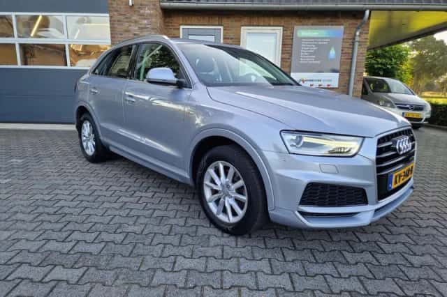 Audi Q3 (2017) thumbnail 2