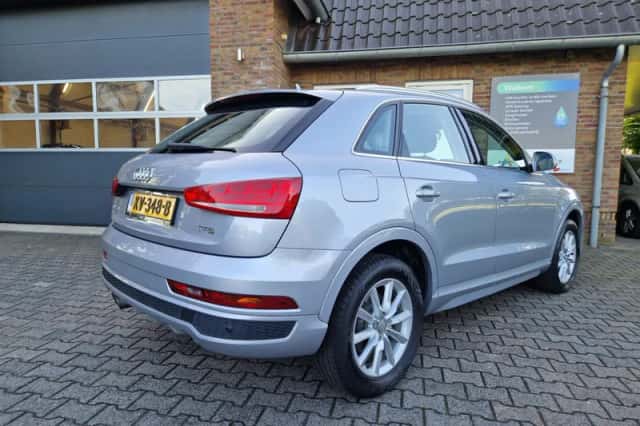 Audi Q3 (2017) thumbnail 4