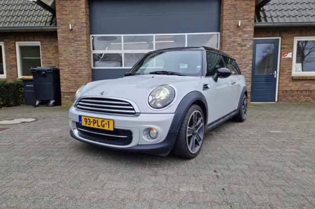 MINI Clubman (2011) thumbnail 2