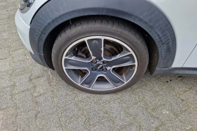 MINI Clubman (2011) thumbnail 3