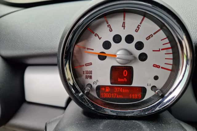 MINI Clubman (2011) thumbnail 6