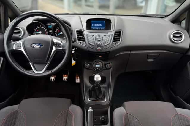 Ford Fiesta (2017) thumbnail 3