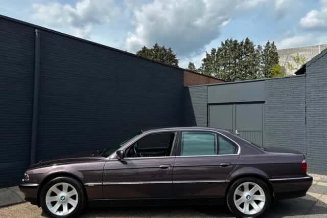 BMW 7-Serie (1994) thumbnail 2