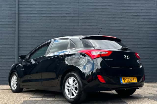 Hyundai i30 (2014) thumbnail 3