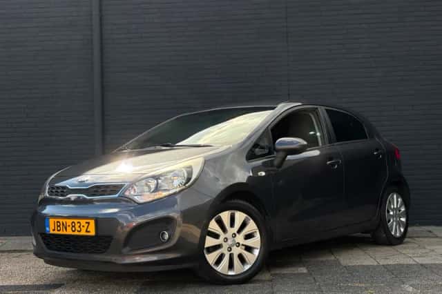 Kia Rio (2013) thumbnail 1