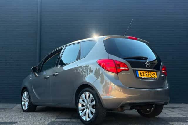 Opel Meriva (2011) thumbnail 4