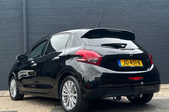 Peugeot 208 (2016) thumbnail 3