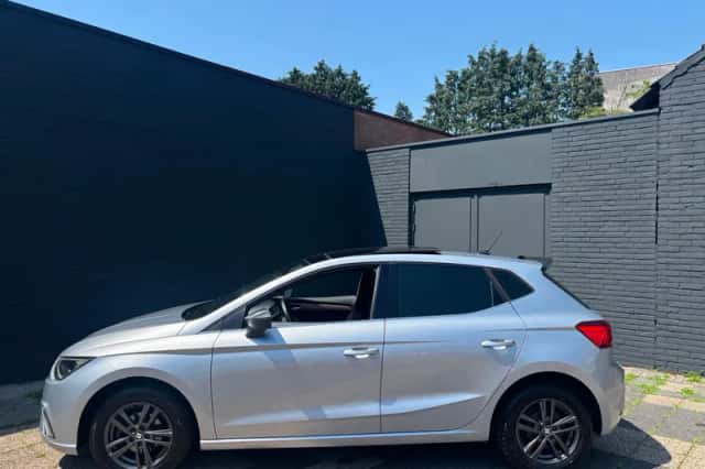 SEAT Ibiza (2018) thumbnail 2