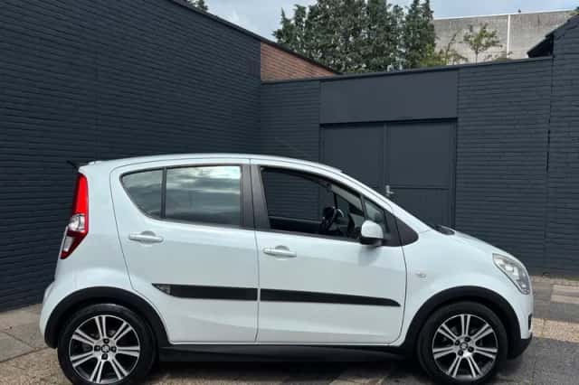Suzuki Splash (2012) thumbnail 5