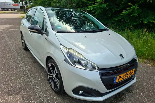 Peugeot 208 (2017) thumbnail 2