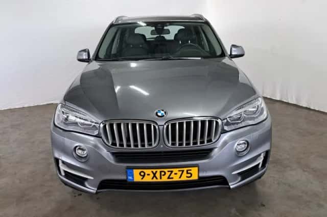 BMW X5 (2014) thumbnail 2