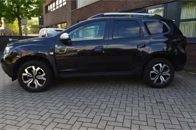 Dacia Duster (2022) thumbnail 3